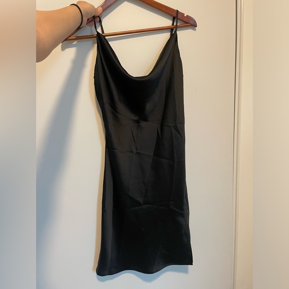 Dynamite satin dress - Picture 1 of 6